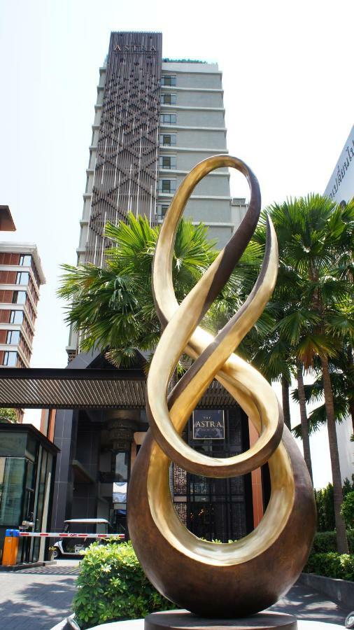 Ferienwohnung The Astra Chiang Mai Exterior foto